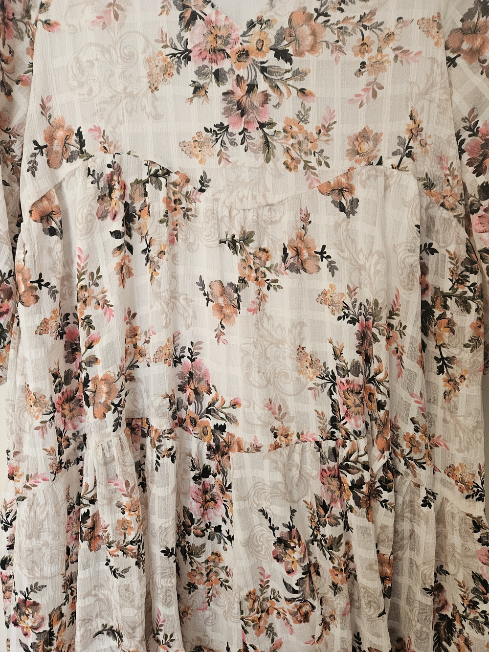 Femella Black - Cream Floral V-Neck Dress with Pink & Orange Blooms Medium Size - Picture 4 of 15